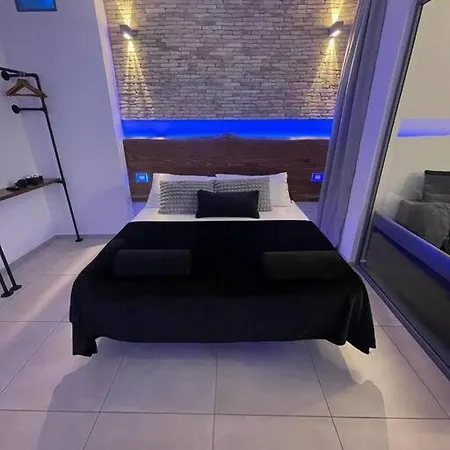 Nadive House Il Rifugio Perfetto אימפריה