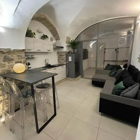 Nadive House Il Rifugio Perfetto * Империя